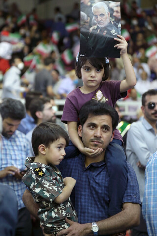 تصاویر/ دیدار رئیس جمهور با اقشار مختلف مردم اراک