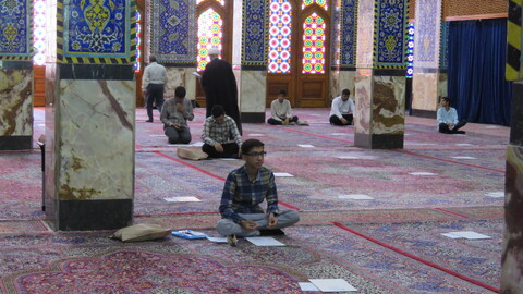 تصاویر شرکت کنندگان در آزمون ورودی حوزه های علمیه «مسجد روضه محمدیه"حظیره") استان یزد