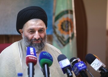 مداحان از رهنمودهای رهبری در خصوص تکریم مقام اهل بیت(ع) استفاده کنند | جهاد تبیین گفتمان رایج مداحان در این ایام باشد