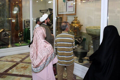 توریست های هندی در موزه