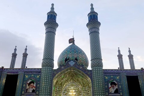 تصاویر: اذان عزای امام حسین (ع)دراستان مقدس هلال بن علی (ع)آران وبیدگل