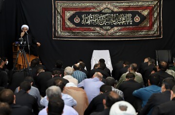 تصاویر/ مراسم عزاداری روز اول محرم در دفتر آیت‌الله العظمی نوری‌همدانی