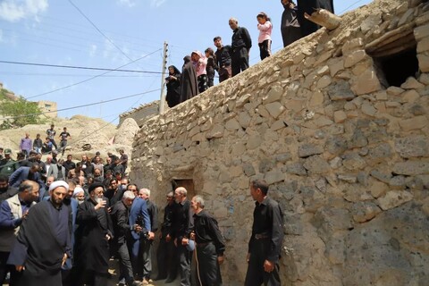 تصاویر/ پیگیری حضوری مشکلات روستای محروم پشتاب توسط نماینده ولی فقیه در آذربایجان شرقی