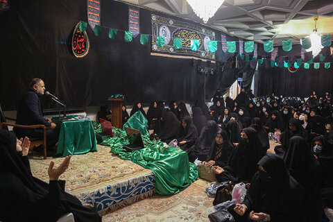 محفل عزاداری بانوان در حرم حضرت معصومه(س)