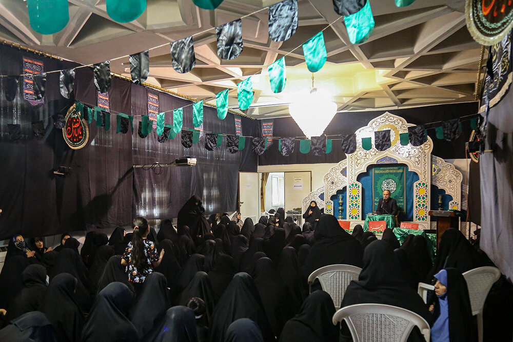 روضه ویژه بانوان در حرم قم برگزار می شود