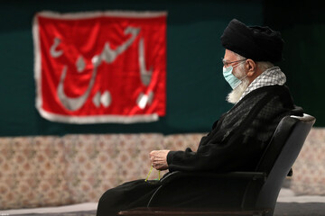 تصاویر/ اولین شب مراسم عزاداری حضرت اباعبدالله الحسین علیه‌السلام با حضور رهبر انقلاب