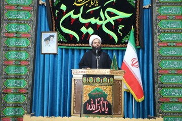 مسئولان همنشینی و صحبت با مردم در نماز جمعه را فرصتی مغتنم بدانند