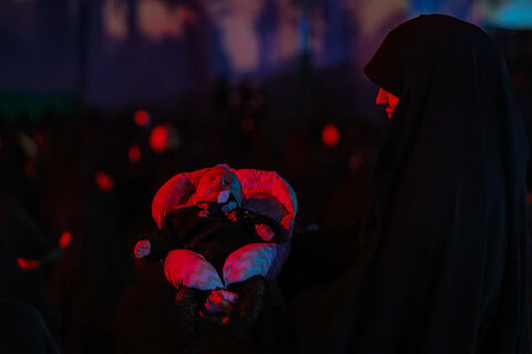 تصاویر(1)/شبرخوارگان حسینی در شامگاه هفتم محرم یزد