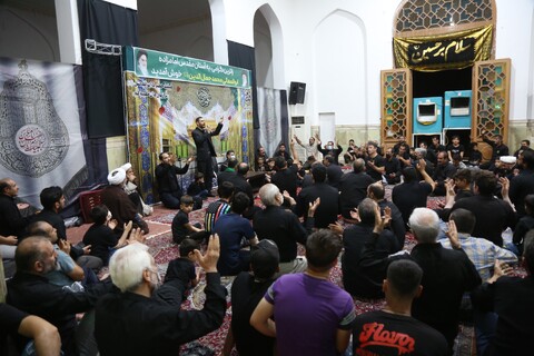 تصاویر/ عزاداری هئیت حضرت ابوالفضل(ع) لر زبان های مقیم قم