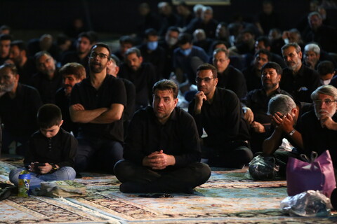 مراسم شب تاسوعا حسینی در هیئت رزمندگان اسلام محبان حضرت زهرا(س) مسجد امام
