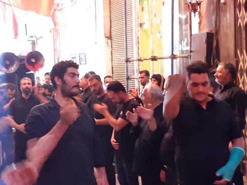 تصاویر:عزاداری صبح تاسوعای حسینی  دربازارکاشان