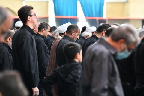 تصاویر/ اقامه نماز جماعت ظهر تاسوعا در ارومیه