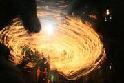 تصاویر/ آیین مشعل گردانی نجفی‌های مقیم قم در شب عاشورا