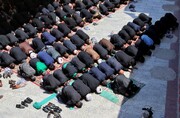 اقامه نماز ظهر عاشورا در مصلی الغدیر خرم آباد