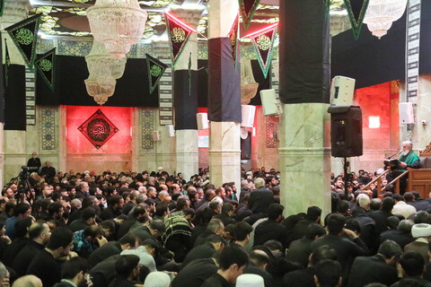تصاویر / مراسم شب عاشورای حسینی در مسجد اعظم قم