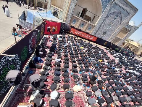 تصاویر/ اقامه نماز ظهر عاشورا با حضور پرشور مردم قزوین