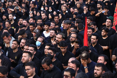 تصاویر/اجتماع عظیم هیأت مذهبی اصفهان در عصر عاشورا