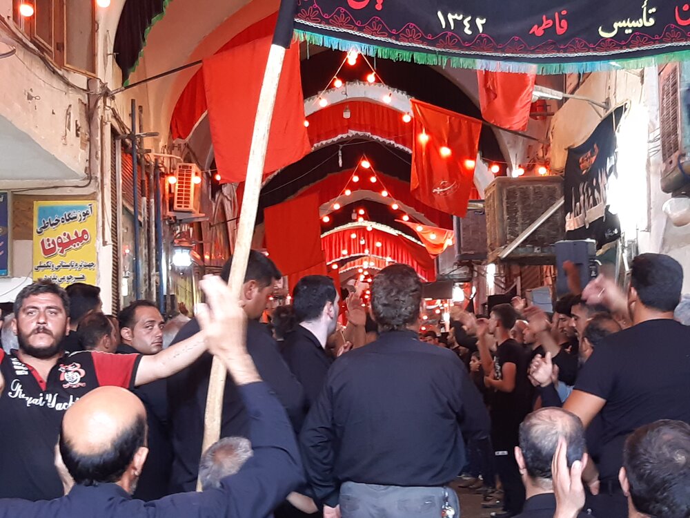 فیلم| عزاداری عاشورای حسینی در بازار کاشان