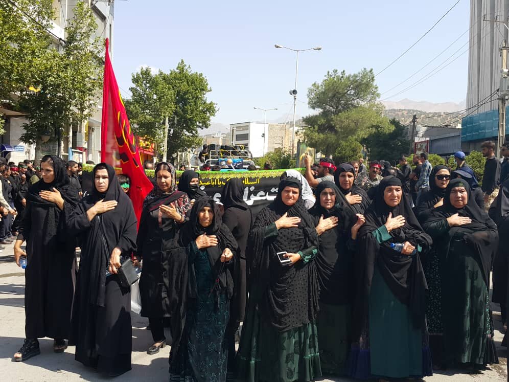 گوشی عزاداری مردم شهر یاسوج در روز عاشورای حسینی