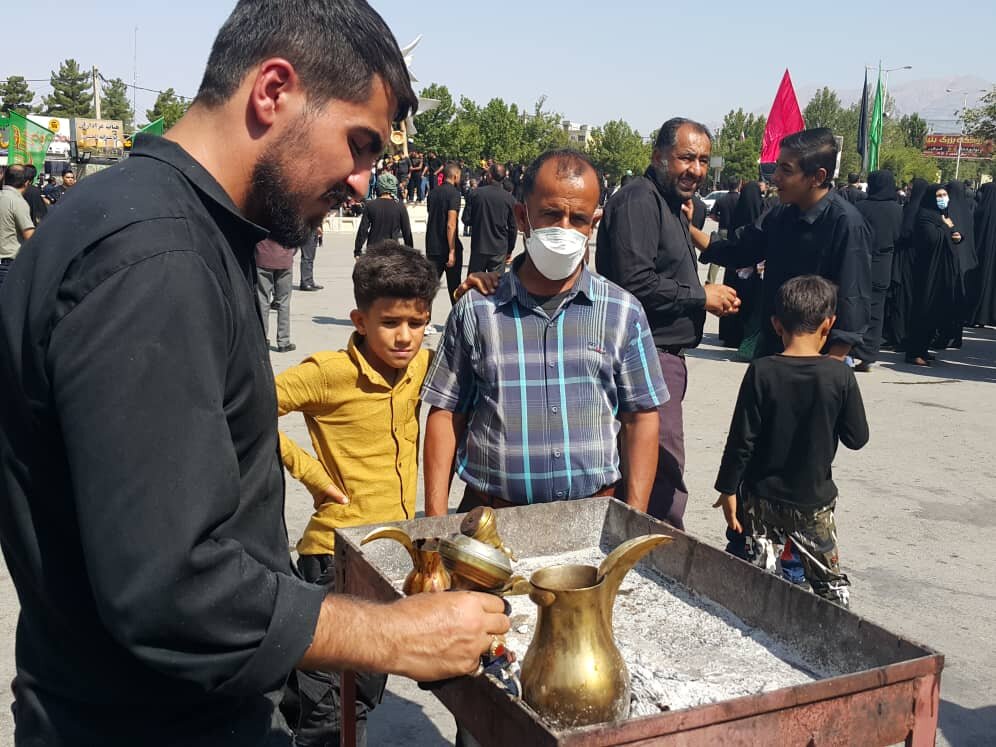 گوشی عزاداری مردم شهر یاسوج در روز عاشورای حسینی