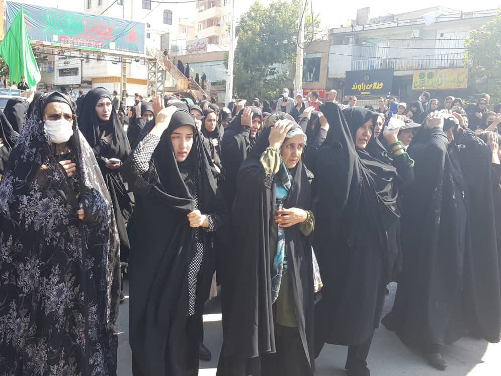 گوشی عزاداری مردم شهر یاسوج در روز عاشورای حسینی