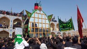فیلم| نخلبرداری عصر عاشورا در حسینیه بزرگ زارچ یزد