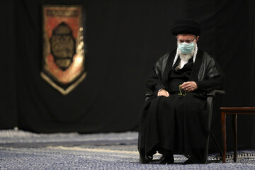 مراسم عزاداری شب شهادت حضرت امام سجاد علیه‌السلام با حضور رهبر انقلاب