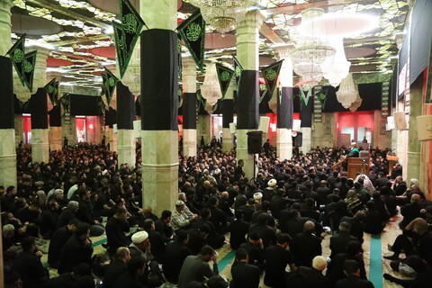 تصاویر / مراسم شام غریبان اباعبدالله الحسین (ع) در مسجد اعظم قم