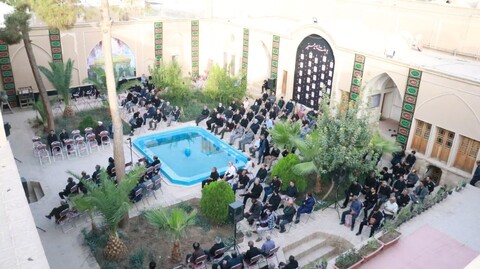 تصاویر:مراسم قراءت زیارت عاشورا وعزای حسینی همزمان باتجلیل ازخبرنگاران درخانه تاریخی آل یاسین کاشان