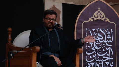 تصاویر:مراسم قراءت زیارت عاشورا وعزای حسینی همزمان باتجلیل ازخبرنگاران درخانه تاریخی آل یاسین کاشان