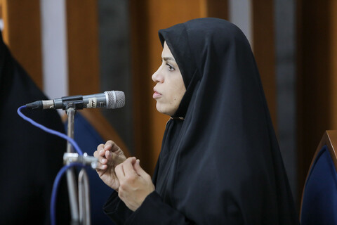 تصاویر/ نشست معرفی و بررسی کتاب «عقیله» در رواق کتاب حرم مطهر رضوی