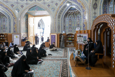 تصاویر/ نشست معرفی و بررسی کتاب «عقیله» در رواق کتاب حرم مطهر رضوی