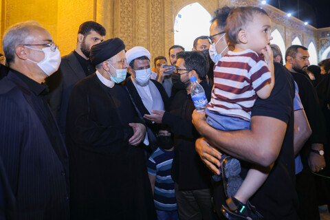 تصاویر/ حضور رئیس جمهور در میان نمازگزاران مسجد تاریخی امام خمینی (ره) کرمان