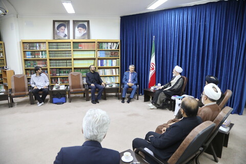 تصاویر / دیدار سفیر صربستان در جمهوری اسلامی ایران با آیت الله اعرافی
