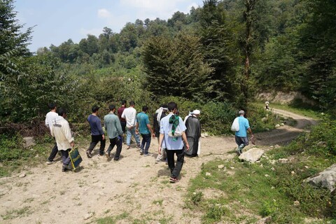 تصاویر/ خدمت‌رسانی طلاب جهادی غیرایرانی در روستای کلاچو مازندران