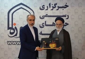 تصاویر/بازدید سخنگوی وزارت خارجه از رسانه رسمی حوزه