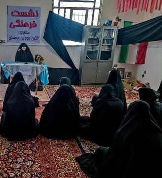 زنان در دوران دفاع مقدس طلایه داران فرهنگ عاشورا بودند