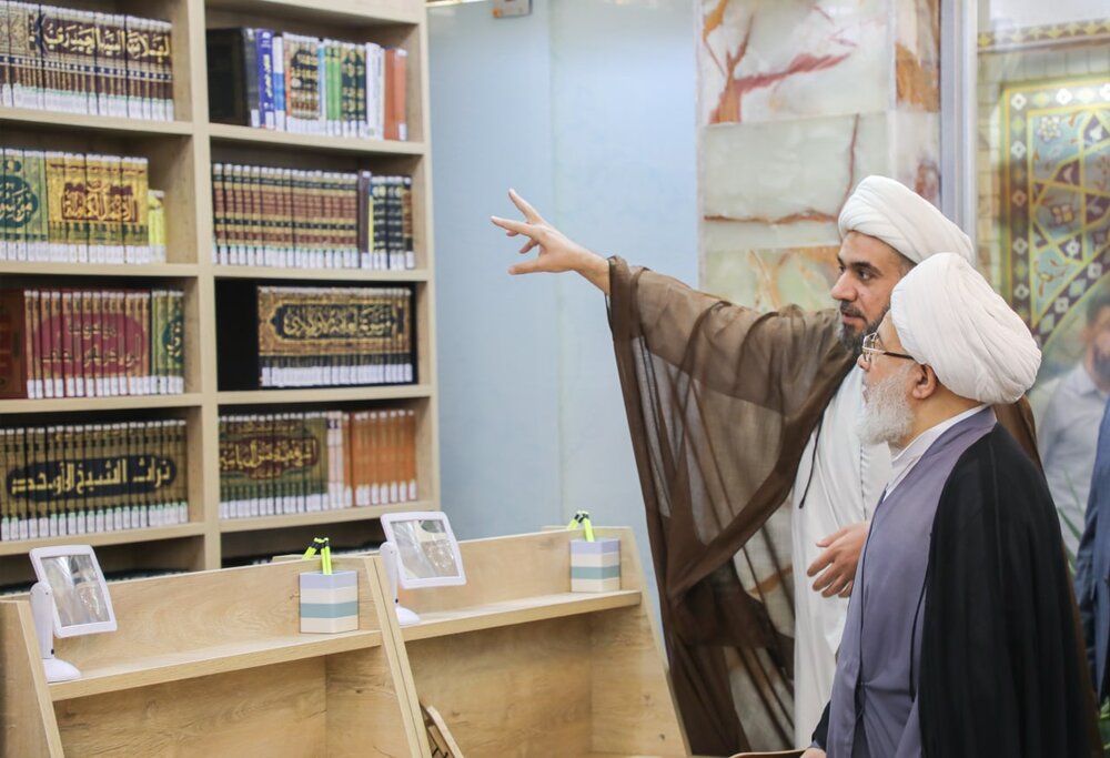 آیت اللہ العظمی سیستانی کے نمائندہ کے ہاتھوں عراق میں آستانہ حسینی (ع) سے وابستہ عظیم الشان لائبریری کا افتتاح
