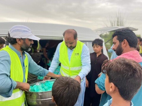 القائم ٹرسٹ پاکستان کی جانب سے سیلاب زدگان کے لئے امدادی کاروائیاں