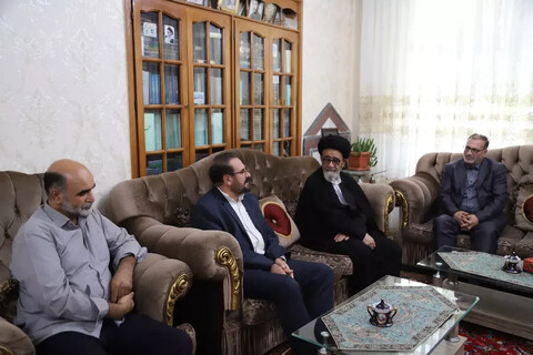 تصاویر/ دیدار نماینده ولی فقیه در آذربایجان شرقی با سه آزاده دوران دفاع مقدس