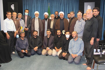 تصاویر / دیدار مسئولان ستاد توسعه و بازسازی عتبات  قزوین و جمعی از فعالین اربعین حسینی با نماینده ولی فقیه در استان