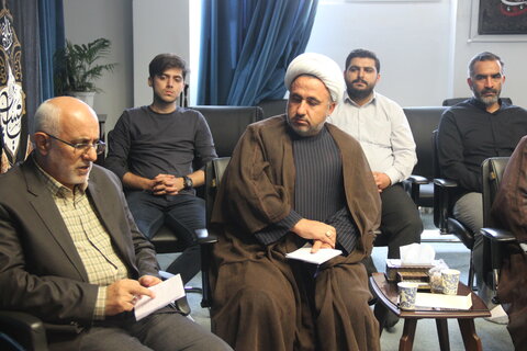 تصاویر / دیدار رئیس ،معاونین ستاد توسعه وبازسازی عتبات وجمعی از فعالین اربعین حسینی با امام جمعه قزوین