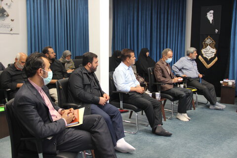 تصاویر / دیدار رئیس ،معاونین ستاد توسعه وبازسازی عتبات وجمعی از فعالین اربعین حسینی با امام جمعه قزوین