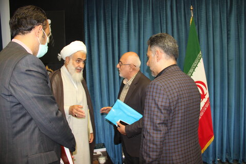 تصاویر / دیدار رئیس ،معاونین ستاد توسعه وبازسازی عتبات وجمعی از فعالین اربعین حسینی با امام جمعه قزوین