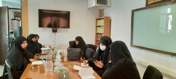 توجه به حقوق متقابل زن و مرد موجب تحکیم خانواده می‌شود