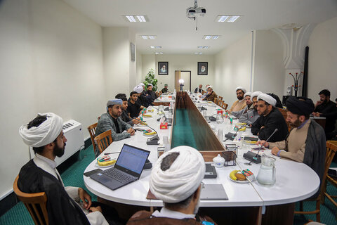 نشست علمی تبیین شخصیت زیدبن علی(ع) با حضور کارشناسان قم و یمن