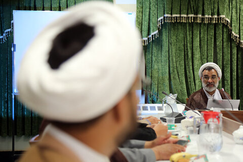 نشست علمی تبیین شخصیت زیدبن علی(ع) با حضور کارشناسان قم و یمن