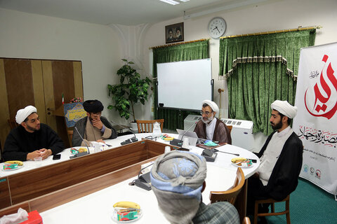 نشست علمی تبیین شخصیت زیدبن علی(ع) با حضور کارشناسان قم و یمن