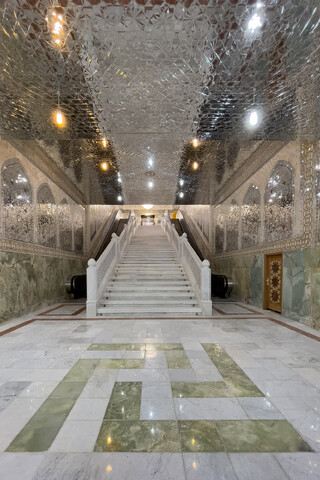 تصاویر/ ایجاد مسیر جدید ویژه زائرین در رواق دارالولایه حرم رضوی