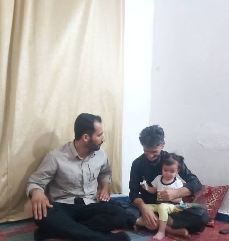 امام جماعت دهه هفتادی ۶۰ کودک کار را به تحصیل برگرداند + عکس